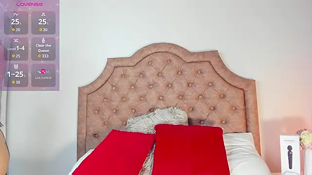 Snapshot of ArianaaGrace chatting on 12/16/25, 07:30 ArianaaGrace online show from 12/16/25, 07:30