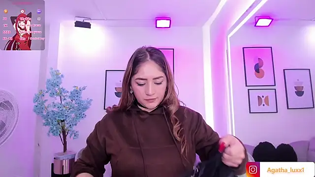 Agatha luxx online show from 10/29/25, 12:40