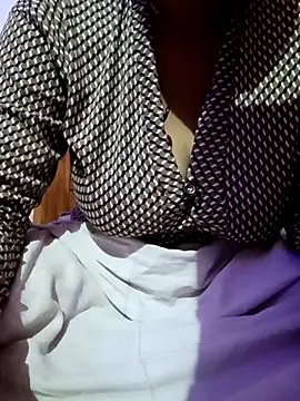 Snapshot of Beautiful_Puja chatting on 03/14/25, 03:47 Beautiful Puja online show from 03/14/25, 03:47