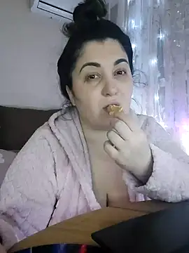 Snapshot of SoftLia chatting on 01/27/25, 12:01 SoftLia online show from 01/27/25, 12:01