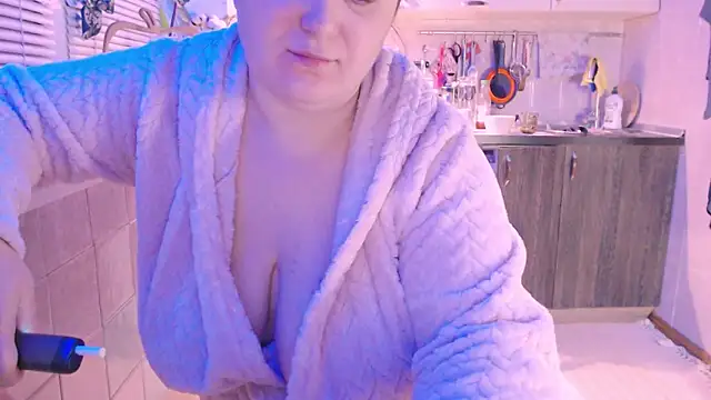 Snapshot of SoftLia chatting on 02/03/25, 12:15 SoftLia online show from 02/03/25, 12:15