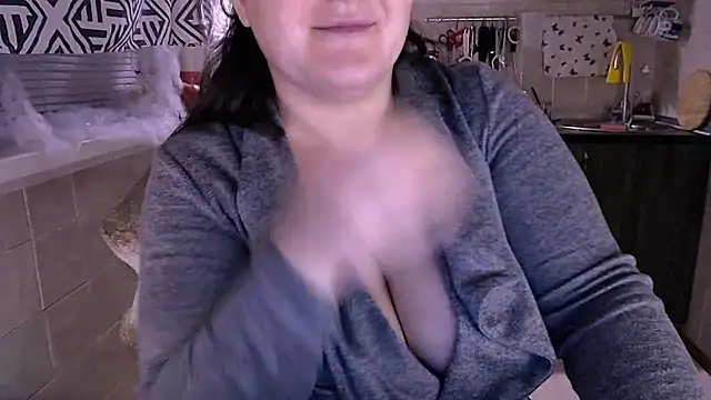 SoftLia online show from 10/22/25, 03:40