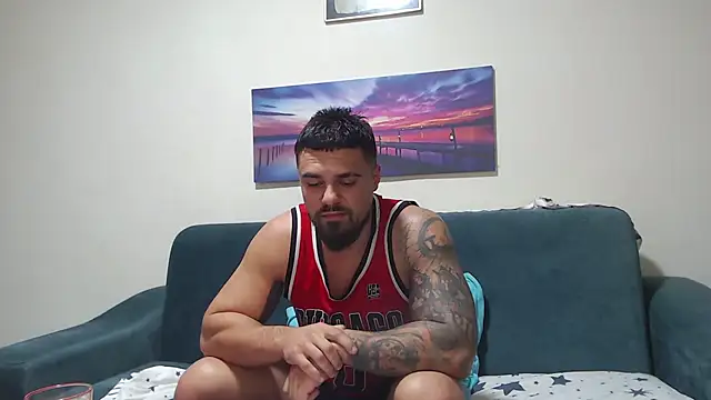 Tiberius hunk online show from 10/17/25, 06:16