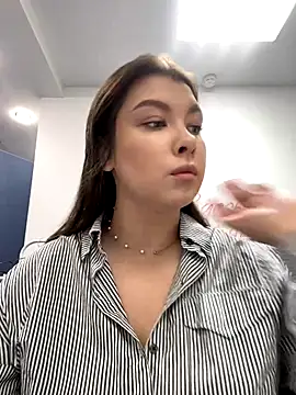 HannaJohnson online show from 12/19/25, 06:20