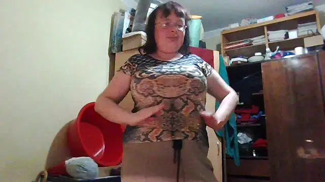 Snapshot of Queen-Elizabeth-25 chatting on 03/03/25, 07:39 Queen-Elizabeth-25 online show from 03/03/25, 07:39