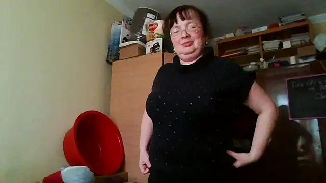 Snapshot of Queen-Elizabeth-25 chatting on 03/04/25, 08:57 Queen-Elizabeth-25 online show from 03/04/25, 08:57