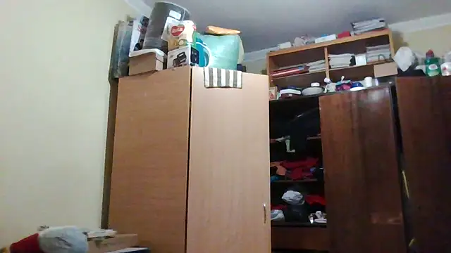 Snapshot of Queen-Elizabeth-25 chatting on 03/04/25, 07:22 Queen-Elizabeth-25 online show from 03/04/25, 07:22