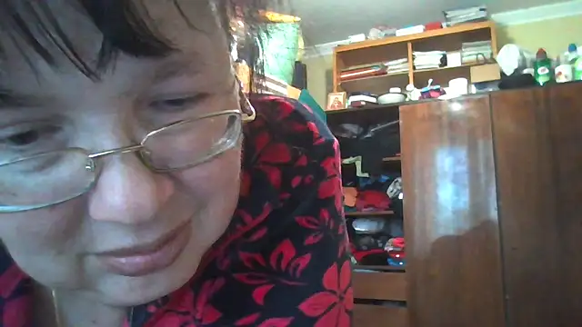 Snapshot of Queen-Elizabeth-25 chatting on 03/06/25, 02:51 Queen-Elizabeth-25 online show from 03/06/25, 02:51