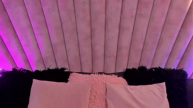 LunaSotto online show from 10/24/25, 07:32