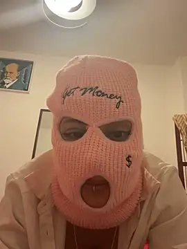 Snapshot of MargheritaRm chatting on 12/17/25, 09:32 MargheritaRm online show from 12/17/25, 09:32