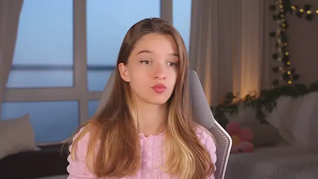 UdelaHathorne online show from 09/16/25, 03:46