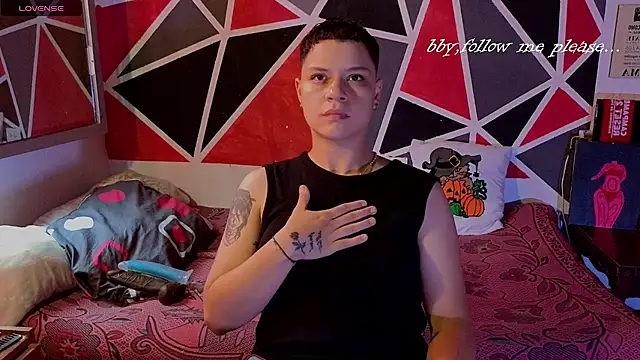 Snapshot of demimoore222 chatting on 11/03/25, 08:43 demimoore222 online show from 11/03/25, 08:43