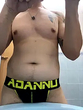 Snapshot of Lam_090123 chatting on 09/26/25, 04:44 Lam 090123 online show from 09/26/25, 04:44