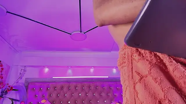 Jonas Rivers online show from 10/18/25, 01:12