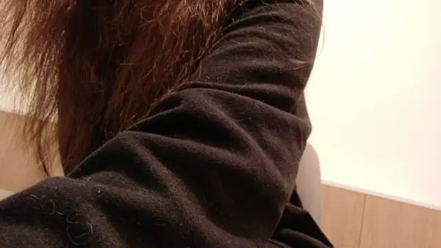 Snapshot of BeeBlossom chatting on 11/29/25, 03:48 BeeBlossom online show from 11/29/25, 03:48