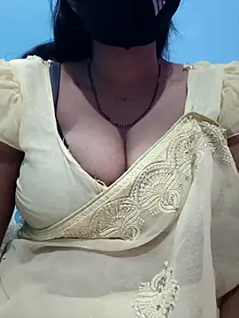 Snapshot of Sexyradha_ chatting on 02/17/26, 05:30 Sexyradha online show from 02/17/26, 05:30