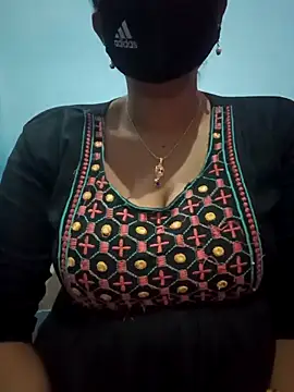 Snapshot of Sexyradha_ chatting on 03/05/26, 04:14 Sexyradha online show from 03/05/26, 04:14