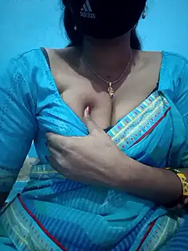Snapshot of Sexyradha_ chatting on 03/06/26, 07:21 Sexyradha online show from 03/06/26, 07:21