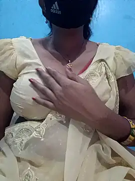 Snapshot of Sexyradha_ chatting on 03/15/26, 08:26 Sexyradha online show from 03/15/26, 08:26