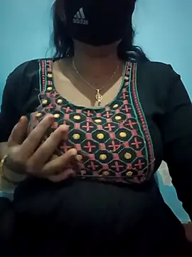 Snapshot of Sexyradha_ chatting on 03/22/26, 04:32 Sexyradha online show from 03/22/26, 04:32