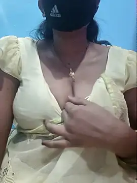 Snapshot of Sexyradha_ chatting on 04/06/26, 07:48 Sexyradha online show from 04/06/26, 07:48