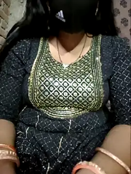 Snapshot of Sexyradha_ chatting on 04/18/26, 05:17 Sexyradha online show from 04/18/26, 05:17