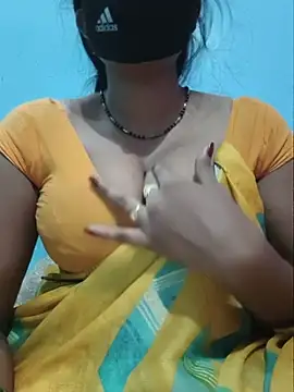 Snapshot of Sexyradha_ chatting on 06/30/26, 04:19 Sexyradha online show from 06/30/26, 04:19