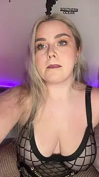 Snapshot of April_Vancee chatting on 09/24/25, 03:04 April Vancee online show from 09/24/25, 03:04