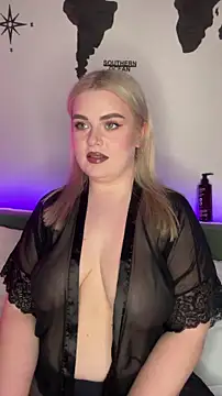 Snapshot of April_Vancee chatting on 10/18/25, 01:12 April Vancee online show from 10/18/25, 01:12