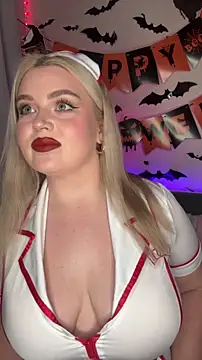 Snapshot of April_Vancee chatting on 10/27/25, 03:27 April Vancee online show from 10/27/25, 03:27