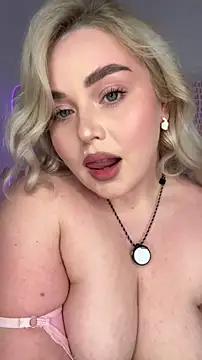 Snapshot of April_Vancee chatting on 04/27/26, 12:25 April Vancee online show from 04/27/26, 12:25