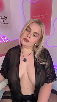 Snapshot of April_Vancee chatting on 05/08/26, 04:12 April Vancee online show from 05/08/26, 04:12