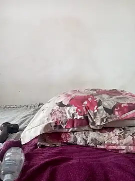 Snapshot of Missvixen81 chatting on 12/01/25, 09:03 Missvixen81 online show from 12/01/25, 09:03