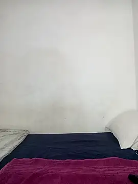 Snapshot of Missvixen81 chatting on 12/15/25, 04:50 Missvixen81 online show from 12/15/25, 04:50