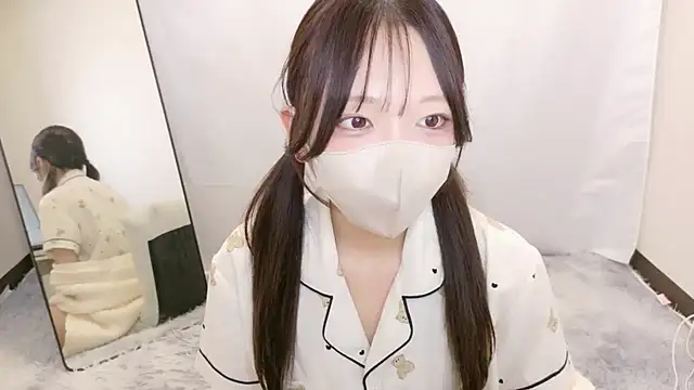 mami-pokoch online show from 10/21/25, 01:56