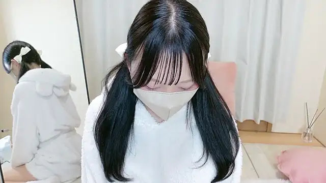 mami-pokoch online show from 11/13/25, 08:08