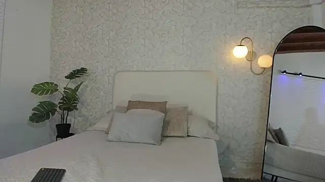 alanarouge online show from 05/17/26, 12:01