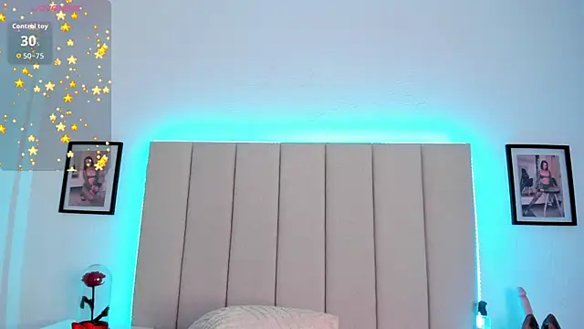 aurora collinss  online show from 05/06/26, 01:49