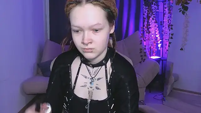 NicoleFlloret online show from 03/05/25, 06:01