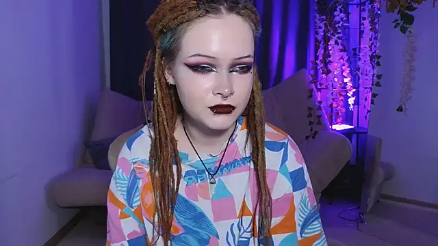 NicoleFlloret online show from 03/05/25, 12:11