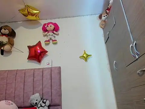 Snapshot of hot-nikol chatting on 03/22/25, 10:37 hot-nikol online show from 03/22/25, 10:37