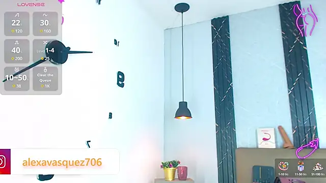 Snapshot of Alexxaa_Fox chatting on 03/20/25, 07:03 Alexxaa Fox online show from 03/20/25, 07:03