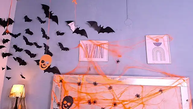 Emily Castillo 1 online show from 10/29/25, 04:59