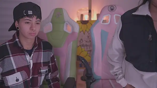 Snapshot of tommy_blue chatting on 11/22/25, 02:54 tommy blue online show from 11/22/25, 02:54