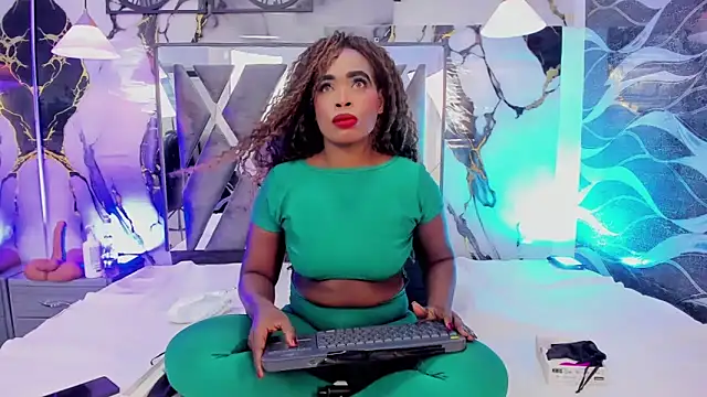 CandyMartinez  online show from 05/07/26, 07:52