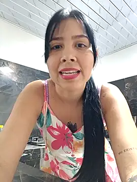 Snapshot of Candy-Body chatting on 03/07/25, 09:17 Candy-Body online show from 03/07/25, 09:17