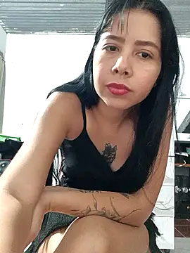 Snapshot of Candy-Body chatting on 03/10/25, 06:38 Candy-Body online show from 03/10/25, 06:38