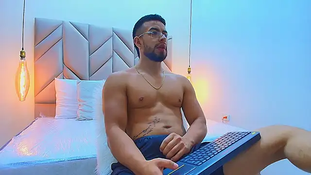 Eithan Connorr online show from 03/19/25, 12:01