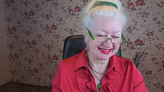 Maya Mayflower online show from 12/14/25, 04:07