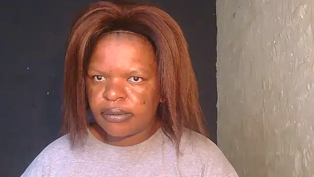 Snapshot of ebony_rose11 chatting on 12/18/25, 05:35 ebony rose11 online show from 12/18/25, 05:35